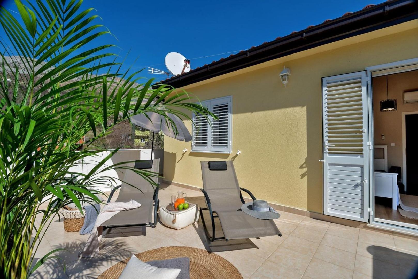 Luxury Villa Lelu With Heated Saltwater Pool, Parking, High Speed Internet, Bbq, Zrnovnica ภายนอก รูปภาพ