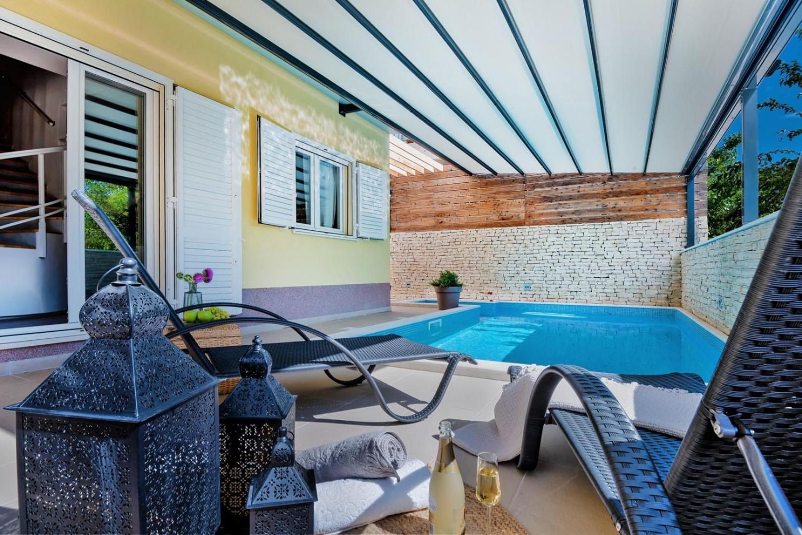 Luxury Villa Lelu With Heated Saltwater Pool, Parking, High Speed Internet, Bbq, Zrnovnica ภายนอก รูปภาพ