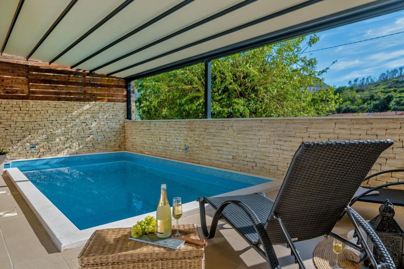 Luxury Villa Lelu With Heated Saltwater Pool, Parking, High Speed Internet, Bbq, Zrnovnica ภายนอก รูปภาพ